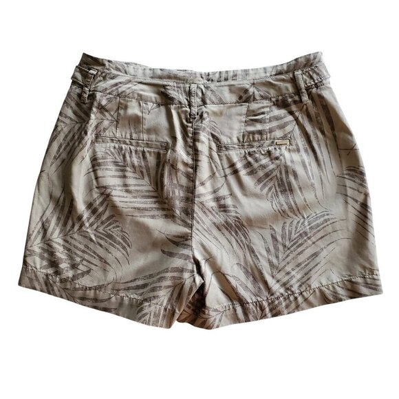 White House Black Market NWOT The Short High Rise Khaki Palm Print Size 14 - Picture 4 of 16